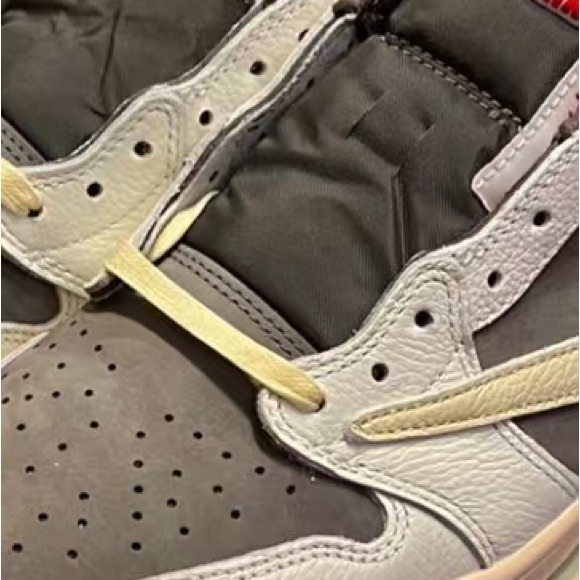 travis scott Jordan 1 low reverse mocha - Picture 2 of 4